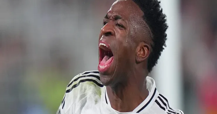 Vinisius “Real”dan sonra gedəcəyi klubun formasında məşq edir