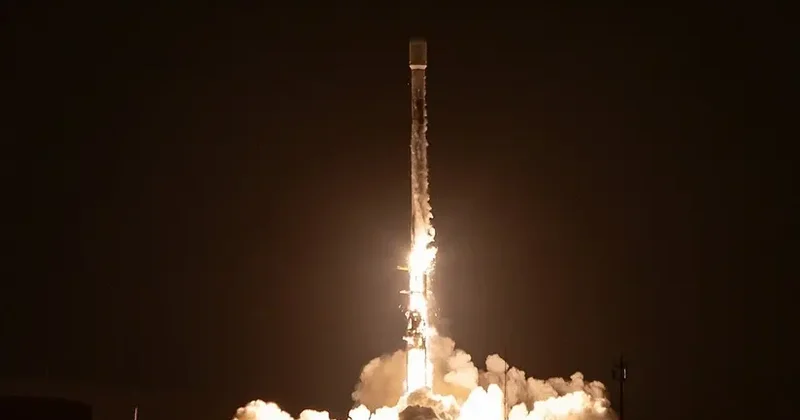 “Falcon 9” raketi Cənubi Koreyanın beşinci casus peykini uğurla orbitə çıxarıb