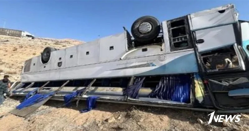 На севере Армении автобус с десятками студентов упал в овраг