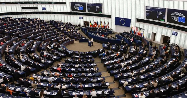 Avropa Parlamentinin deputatı necə rus agentinə çevrildi? FOTO