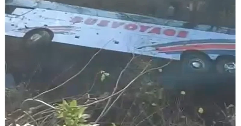 Ermənistanda avtobus aşıb, 18 nəfər xəsarət alıb