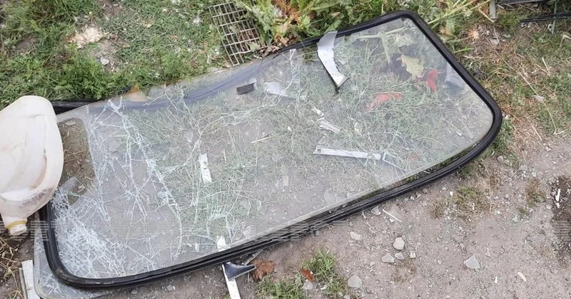 Sumqayıtda avtomobil kanala düşüb, xəsarət alanlar var FOTO