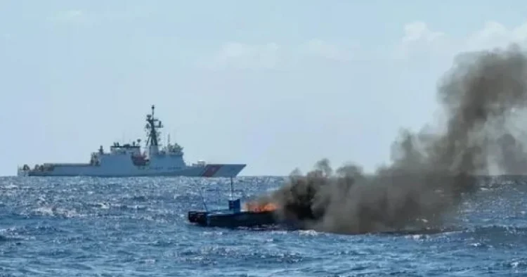 ABŞ Karib dənizində gəmiyə zərbə endirib: üç nəfər həlak olub