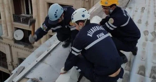 FHN Bakıda iki uşağı xilas etdi