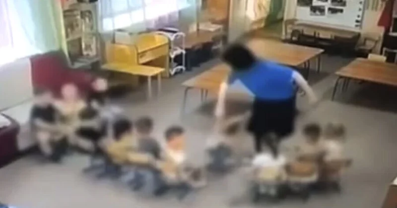 54 ildir tərbiyəçidir, bağçada uşaqları döydü QALMAQAL