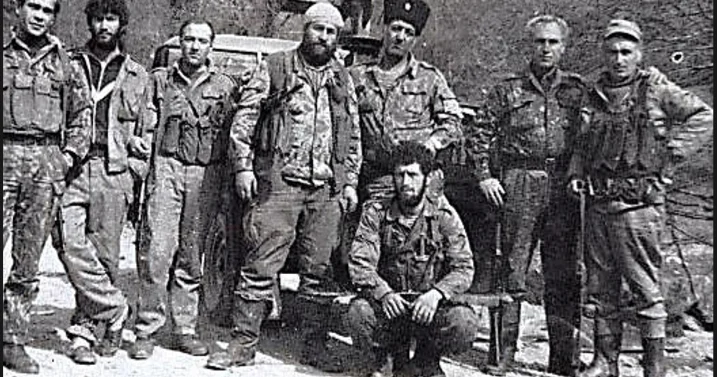 “Laçında bizimlə birgə döyüşə çıxan nazirlərimiz olub... Bəs indi müharibə başlasa?..“