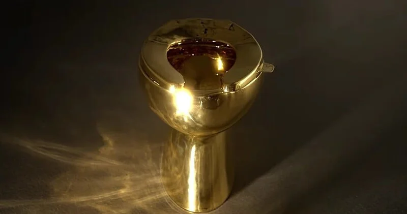 Золотой унитаз Америка выставят на торги за $10 млн