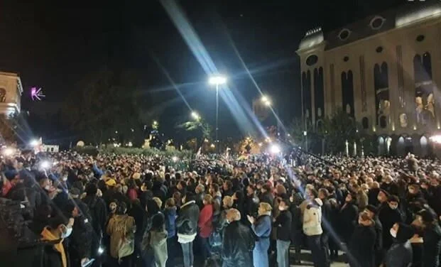 Tiflisdə aksiya yenidən başladı: etirazçılar geri çəkildi...