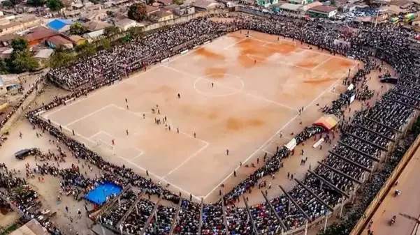 Stadionda DƏHŞƏT 100ə yaxın insan öldü, yaralananlar var VİDEO