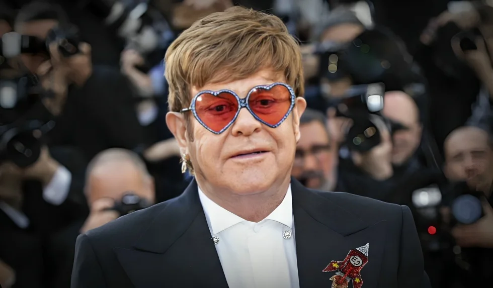 Elton Conun gözləri tutuldu