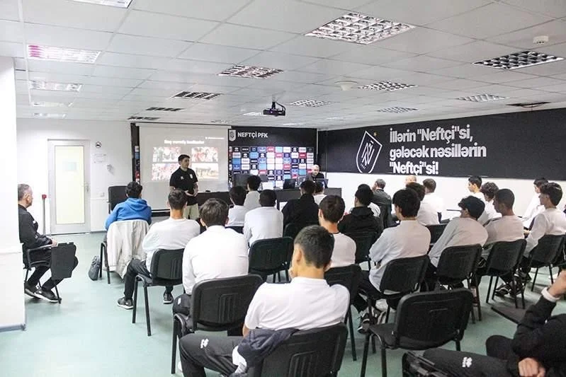 Neftçinin aşağı yaş qruplarından ibarət komandalarına seminar keçirilib FOTO İdman və Biz