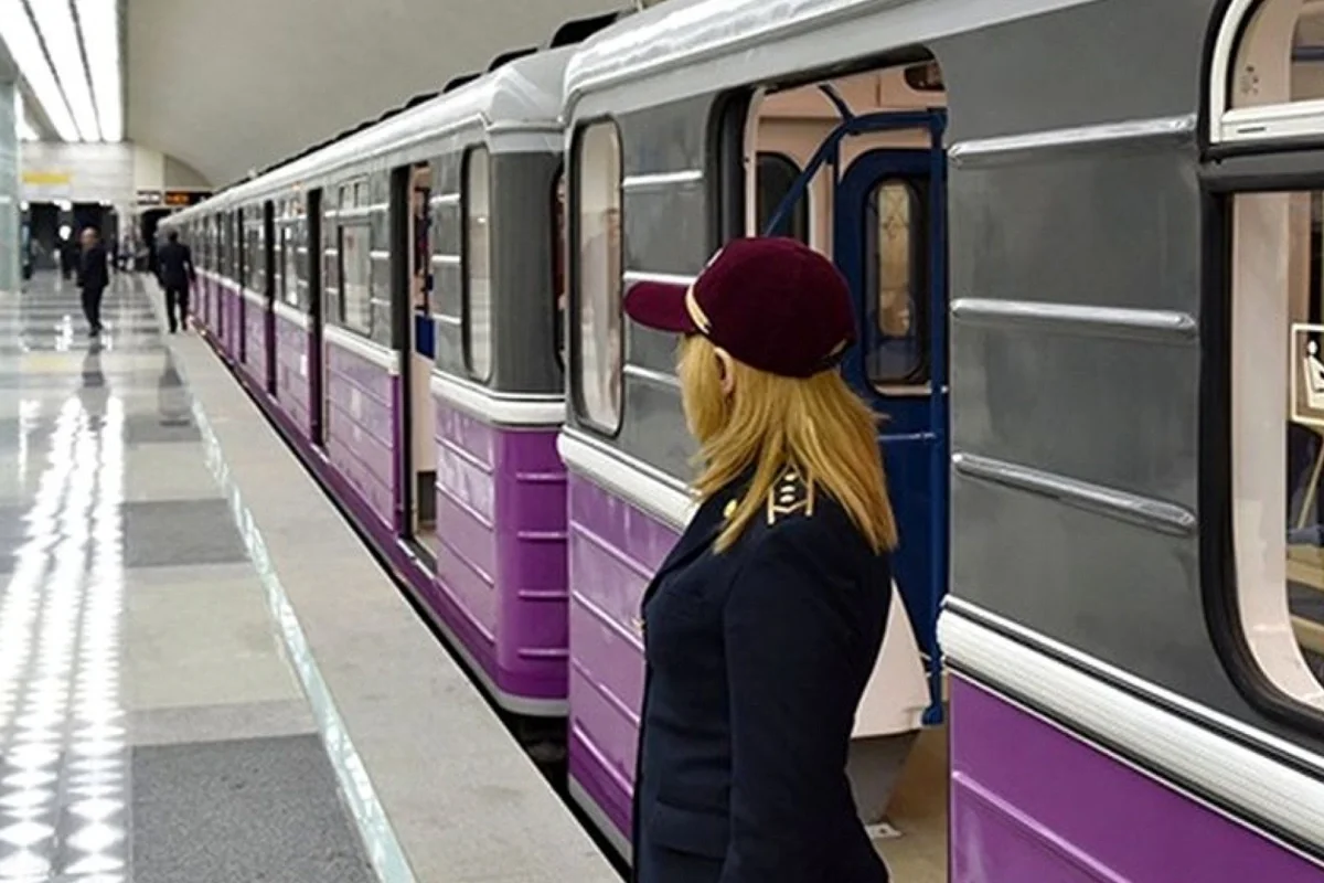 Bakı metrosunda iki qadının halı pisləşdi Azərbaycanda özəl xəbərlər, araşdırmalar, təhlillər və müsahibələrin tək ünvanı