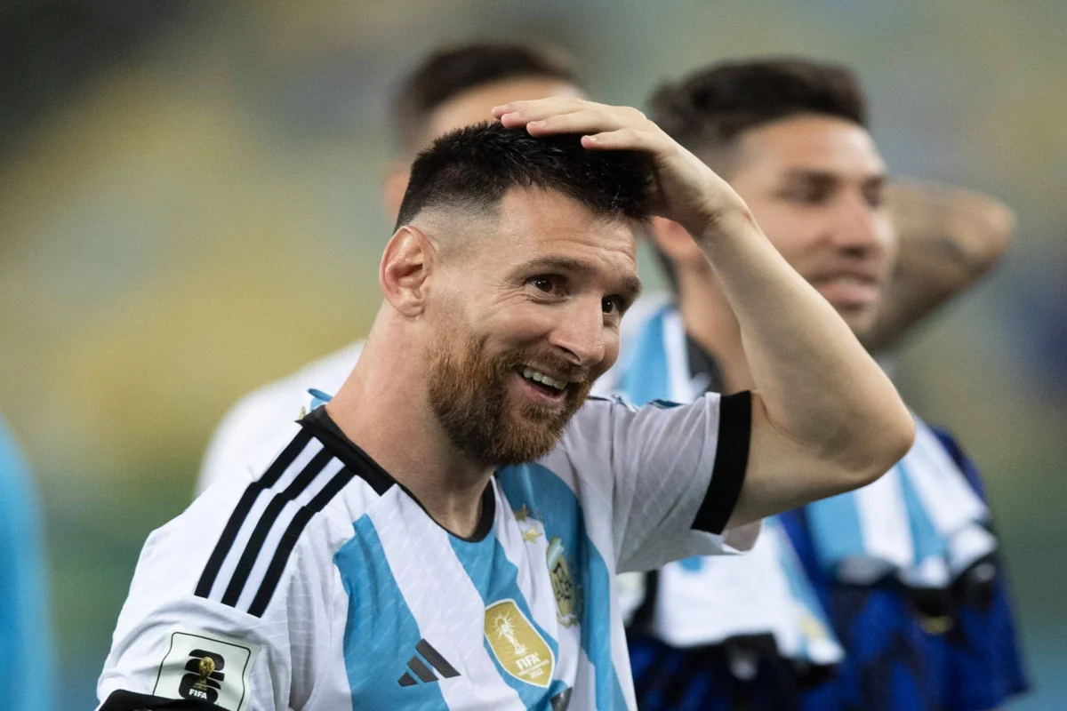 Futbol tarixinin ən yaxşı driblinqçiləri Messi üçüncüdür