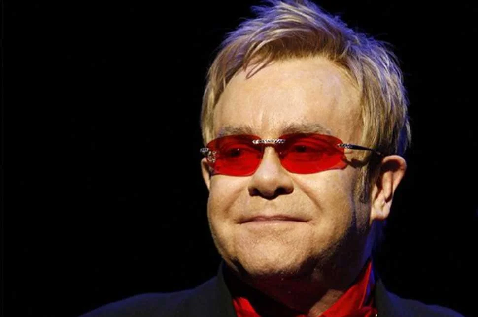 Elton Con görmə qabiliyyətini itirib