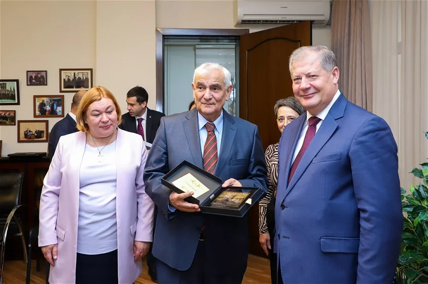 “Dəyişən dünyada mədəniyyətlərin dialoqu” adlı forum keçirilib Fotolar