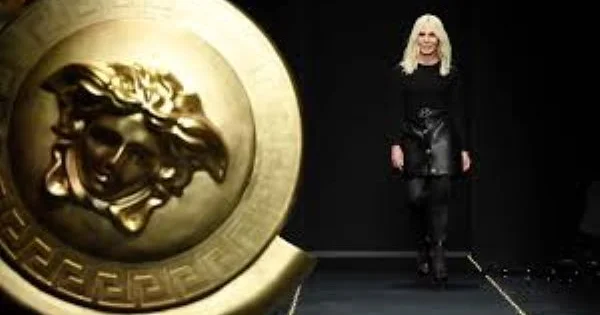 Versace brendi satıldı 1.3 milyard dollara