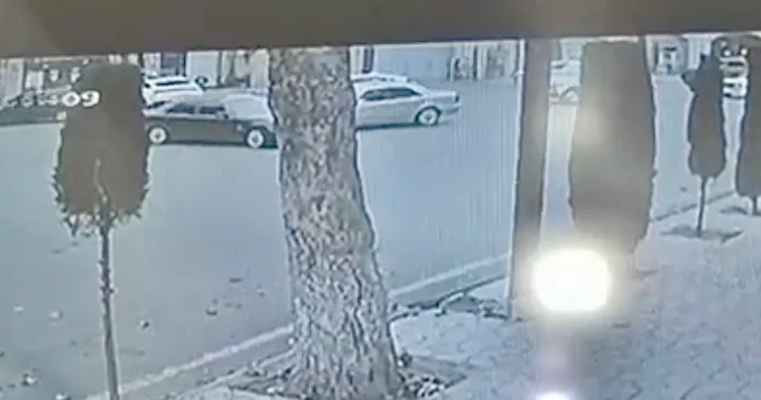 Yolayrıcında qəza: İki “Mercedes” toqquşdu ANBAAN VİDEO