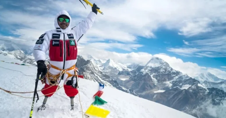 Protezlə Everestə qalxan alpinist: İçkiyə qurşanmışdım