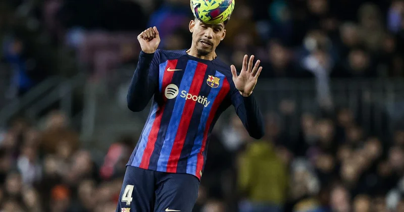 “Barselona” yayda üç futbolçu ilə yollarını ayıracaq