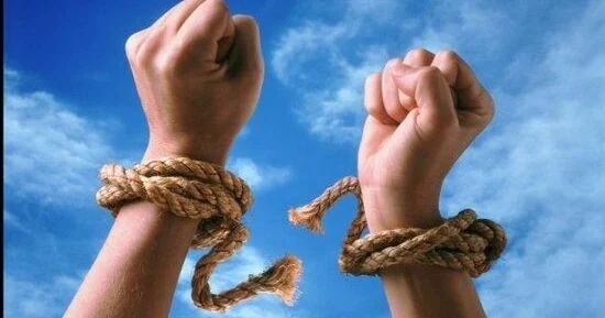 40 milyondan çox insan qul kimi yaşayır...