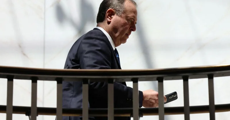 Минюст США всерьез взялся за провокатора Адама Шиффа