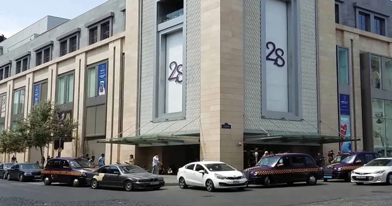 28 Mall ın parkinqindən oğurluq Həbs olunan var