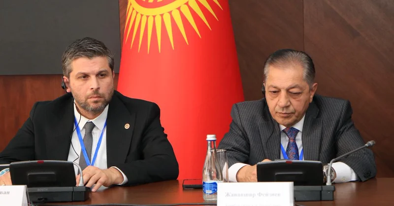 Cavanşir Feyziyev Qırğızıstanda seçkini müşahidə etdi FOTO