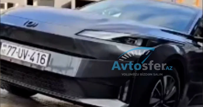 Bir yaşı tamam olmayan Çin maşınının yanı əzildi, işə düşmədi VİDEO