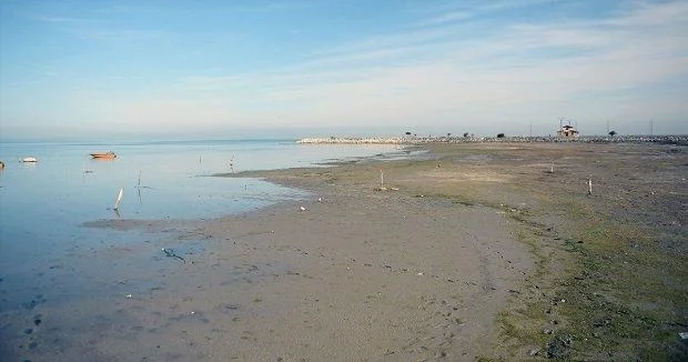 Xəzərin suyu çəkilir Üzə çıxan ərazilərdə nəsə tikiləcək?