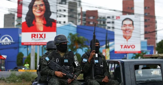 Tramp Hondurası seçki saxtakarlığına görə cəhənnəm qisası ilə hədələyib