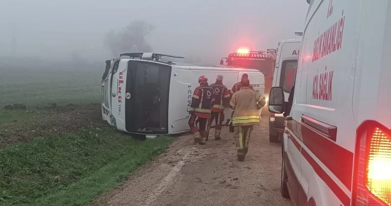 Türkiyədə şagirdlərin olduğu mikroavtobus qəzaya düşüb 9 şagird xəsarət alıb