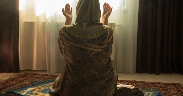 Xırdalanda kişi namaza görə arvadını döyüb dişlərini sındırdı