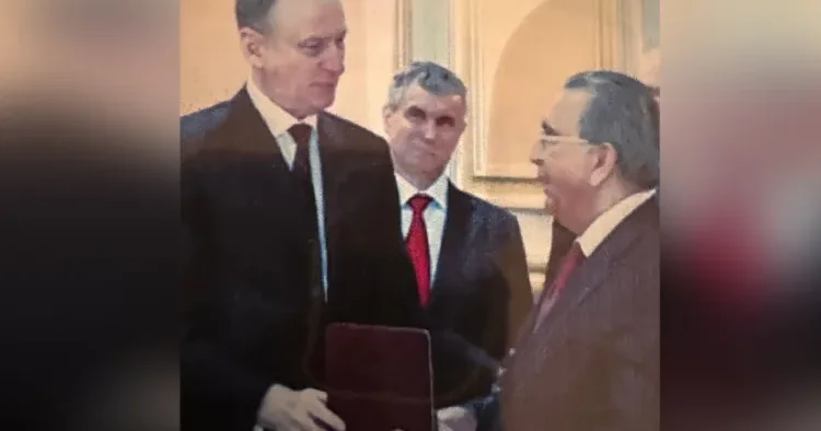 Həmin görüşlərə oğlunu da aparırmış Bu fotolar ilk dəfə yayılır