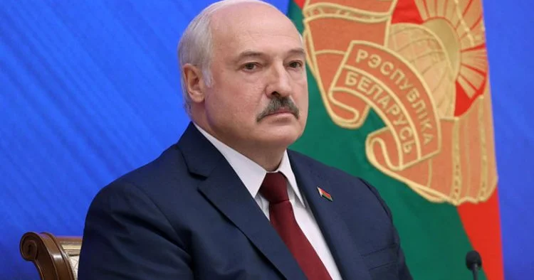 Xaricə səfərə gedən Belarus prezidenti yoxa çıxdı