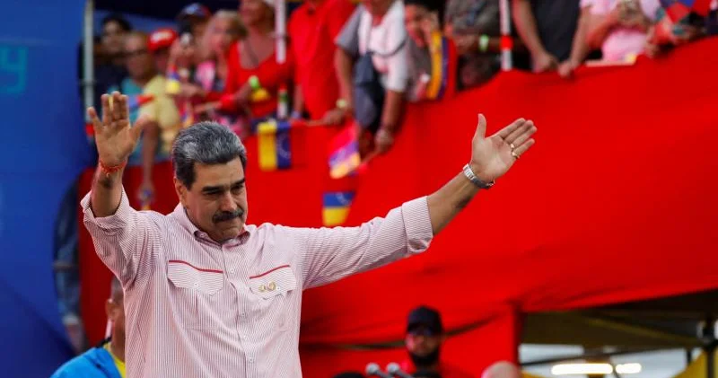 Maduro ABŞ ni sülhə çağırmaq üçün mitinqdə rəqs etdi