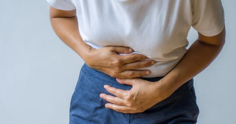 Qida zəhərlənməsinin ən çox yayılmış simptomları və səbəbləri