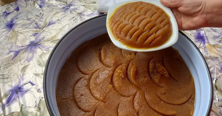 Yazıq halvanı hörmətdən salıb ölü yeməyi elan ediblər, halbuki elə toyda da verilə bilər İlahiyyatçı