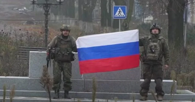 Ukraynanın bu şəhərində Rusiya bayrağı qaldırıldı Video