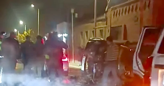 Gəncədə idarəetmədən çıxan “Mercedes” aşdı VİDEO