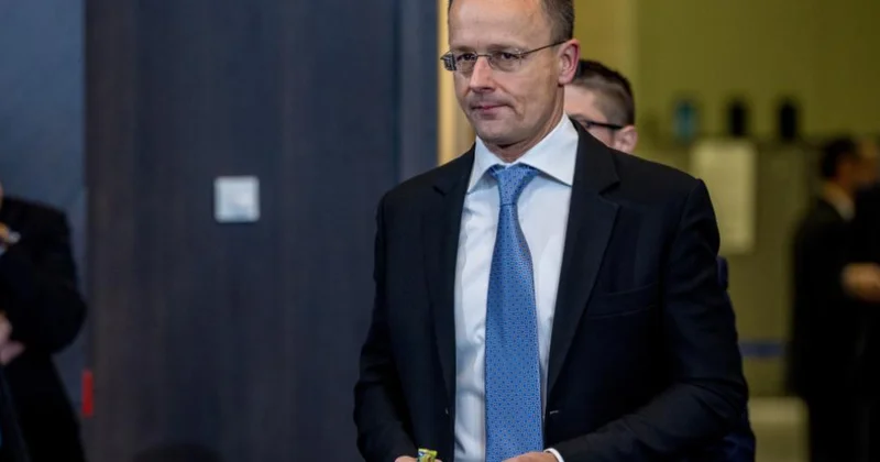 Macar nazirdən ŞOK AÇIQLAMA: Avropa Rusiya ilə müharibəyə hazırlaşır