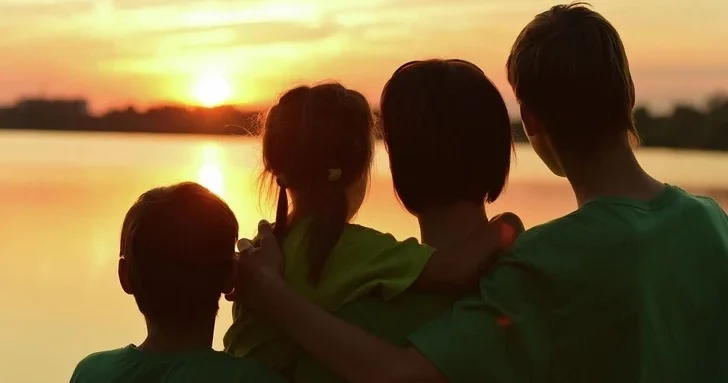 Стало известно, сколько детей в этом году обрели новые семьи