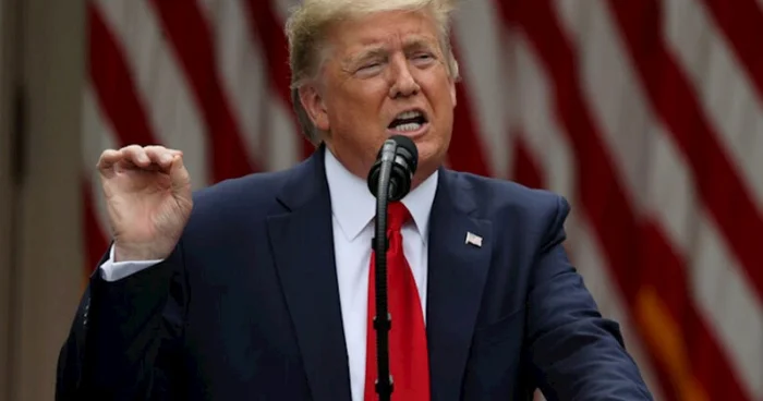 Tramp sosial şəbəkədə çoxsaylı paylaşımlarla diqqət çəkib