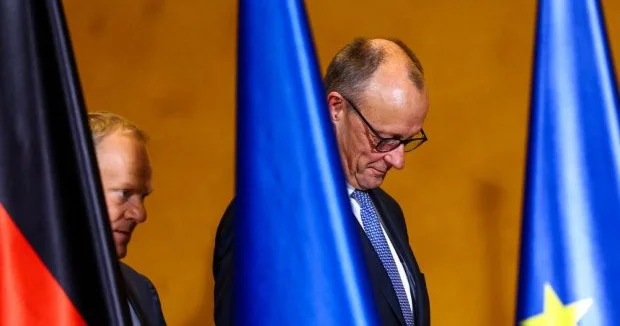 Politico: Мерц и Туск напряженно спорили о действиях Германии во Второй мировой войне