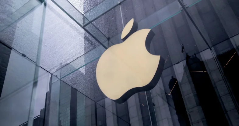 “Apple”ın baş strateqi postunu tərk edir