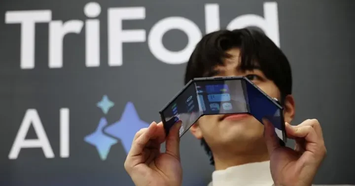 Samsung dan ilk daha çox qatlana bilən telefon: Qiyməti bəlli oldu