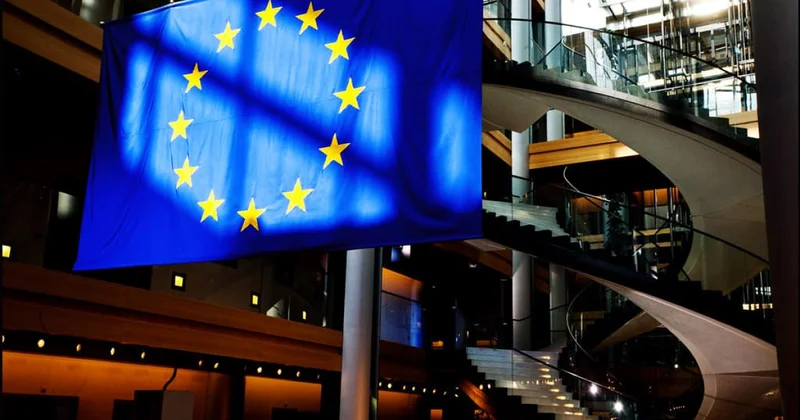 Америка отстраняется. Европа в одиночестве