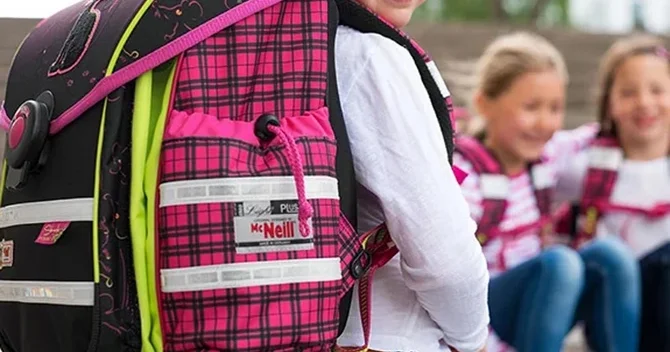 Ağır məktəbli çantaları şagirdləri şikəst edə bilər Bunun qarşısını necə almaq olar?