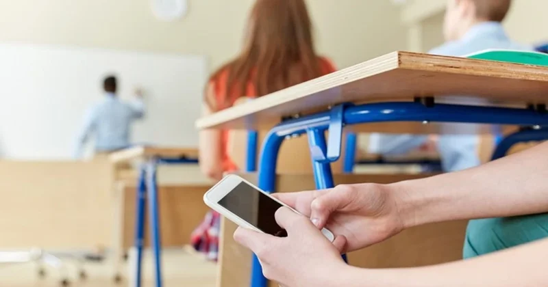 Şagirdlərin texnologiya vərdişlərinə sərhəd qoyulur ? EKSPERT RƏYİ