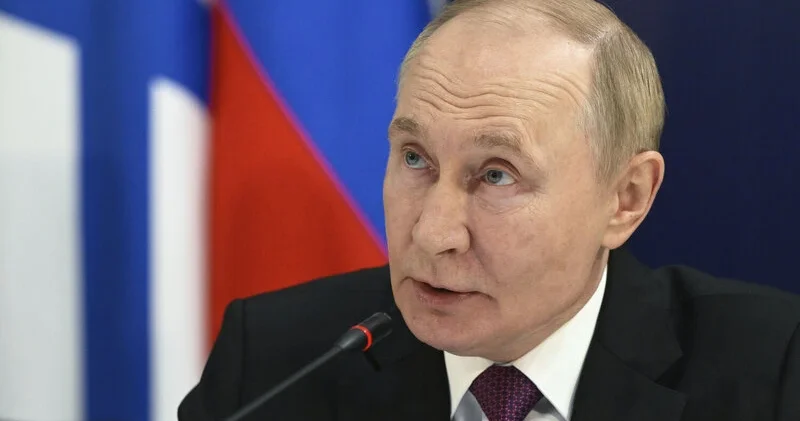 Putin: Qərb qlobal iqtisadiyyatda rəqiblərini sıradan çıxarmaq istəyir