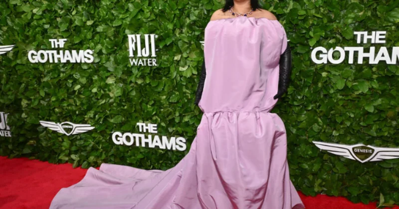 Çoxlu pulu var, amma geyinə bilmir Rihanna tənqid olundu (FOTOLAR)